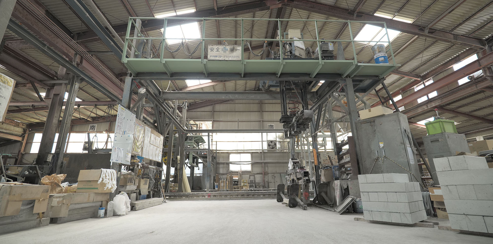 工場内